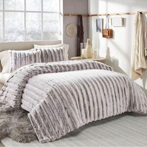 Ugg Brand Wilder king Comforter Set in Cashew